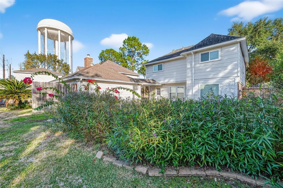 Photo of 906 Crossfield Drive