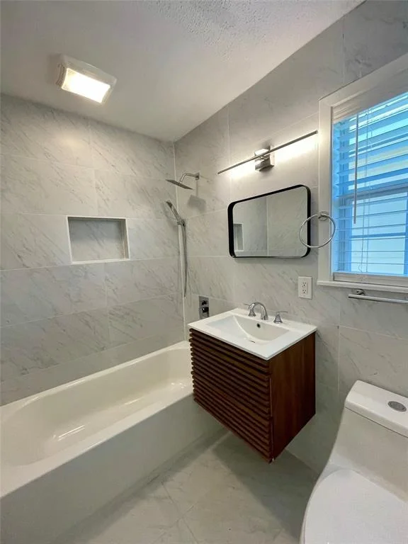 Photo of 1635 Chippendale Road
