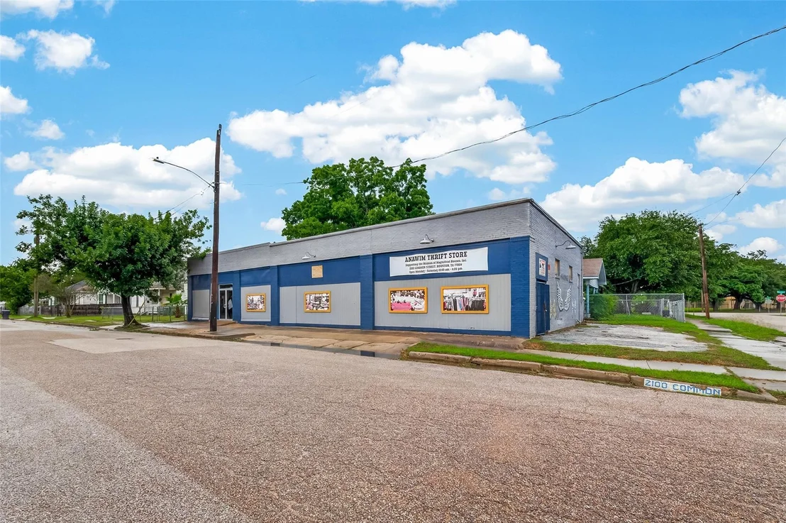 Photo of 2102 Common Street