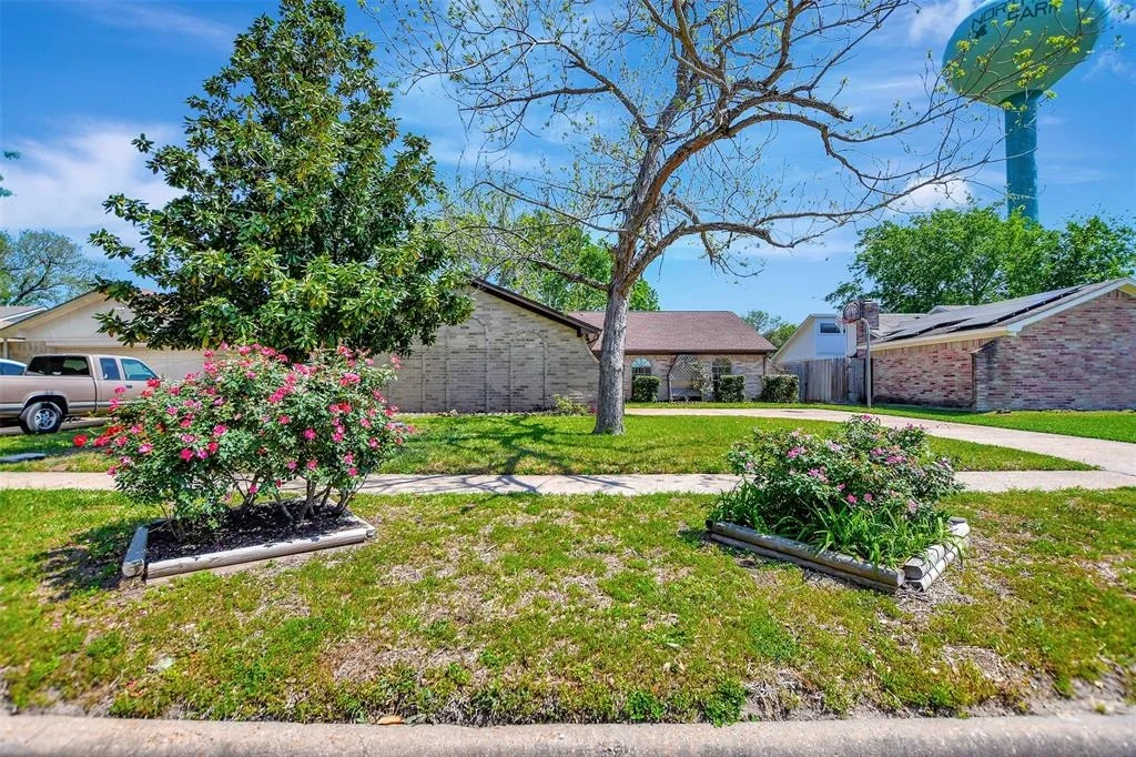 Photo of 6902 Desert Rose Lane