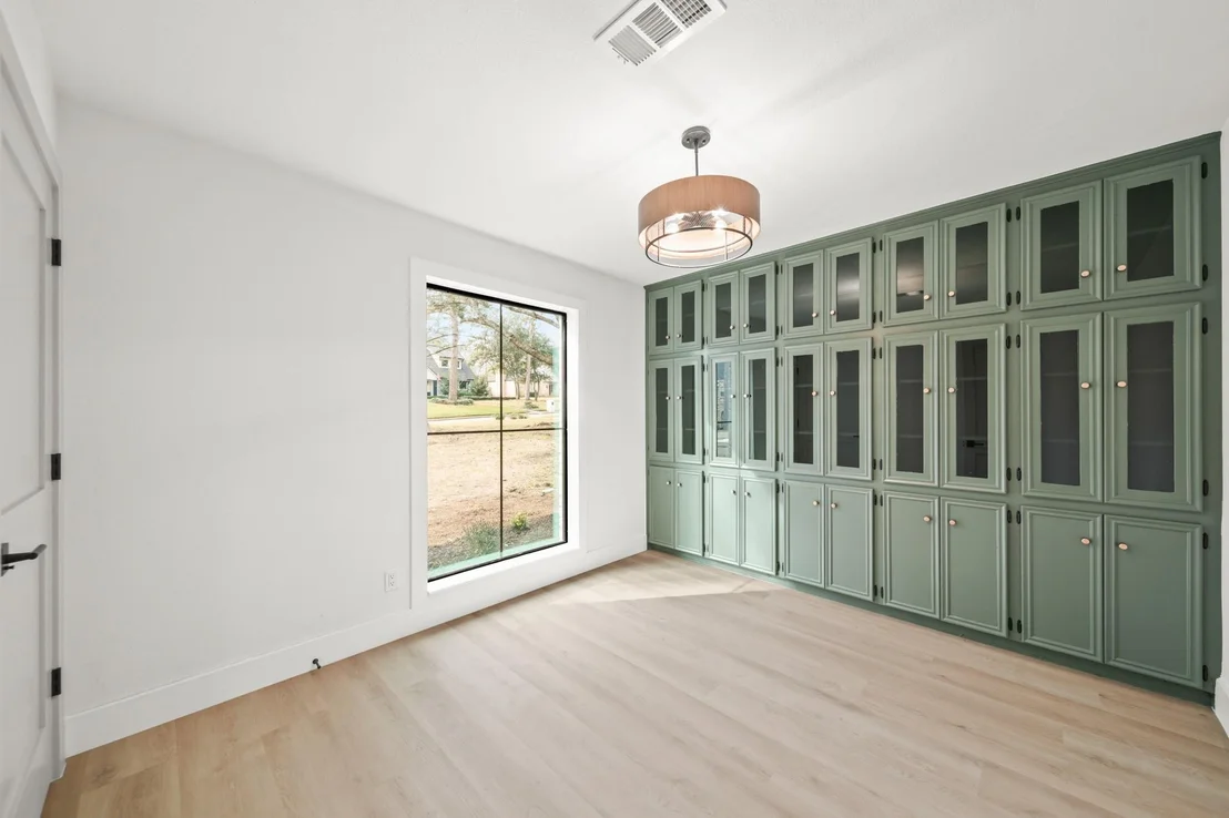 Photo of 6102 Knollview Drive