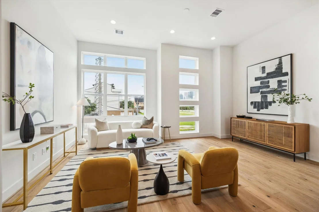 Photo of 2123 Emancipation Avenue
