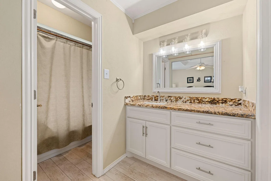 Photo of 1103 Pinecroft Drive