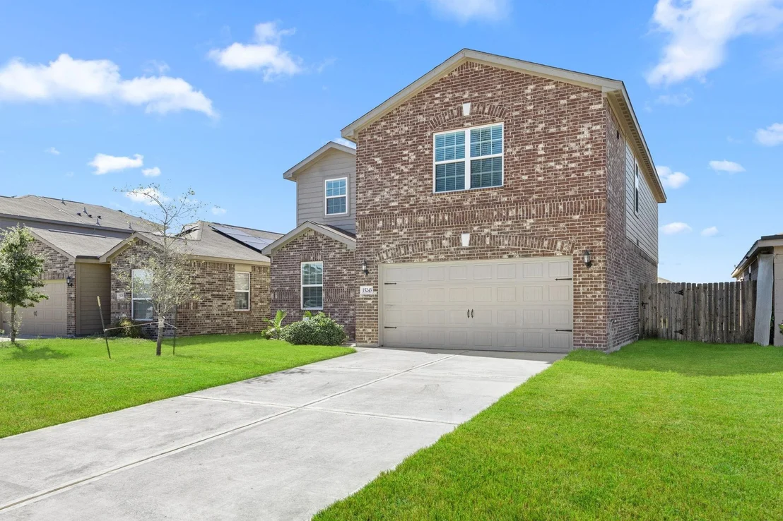 Photo of 15243 Crescent Brookfield Drive