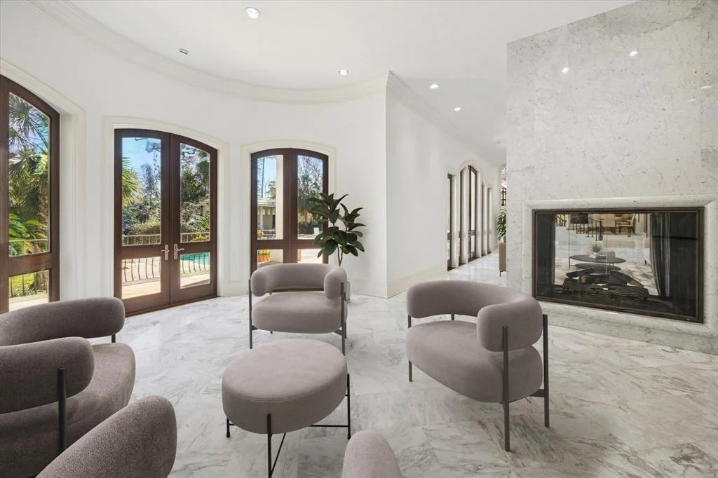 Photo of 324 Buckingham Drive