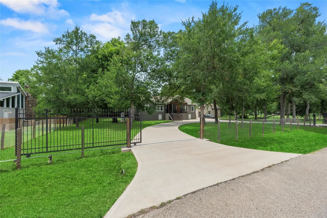 Photo of 1415 Pony Lane