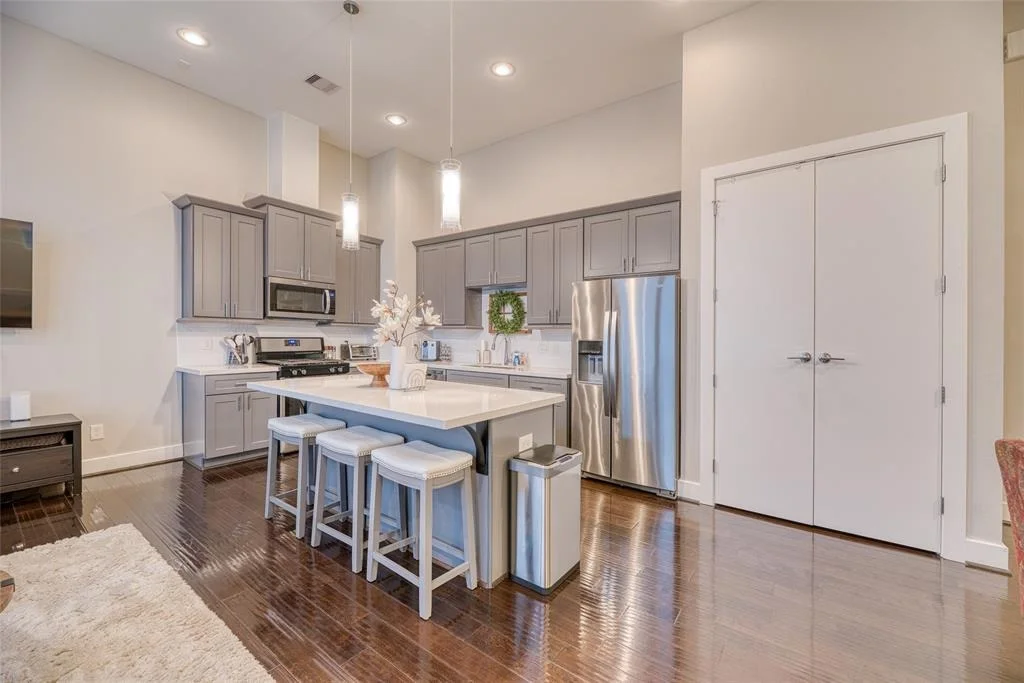 Photo of 2414 Cochran Street