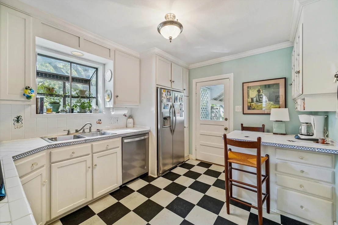 Photo of 3132 Nottingham Street