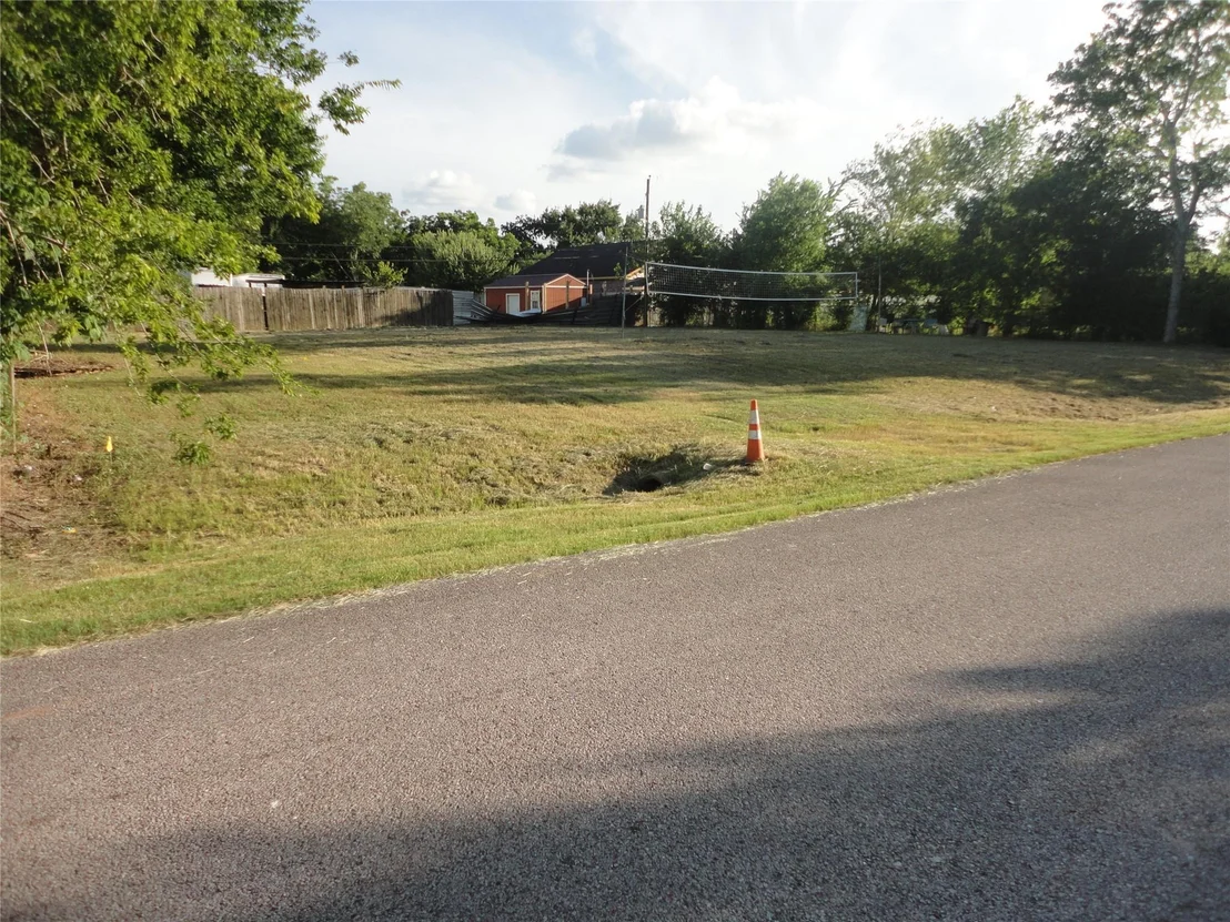 Photo of 6521 Whitton Drive