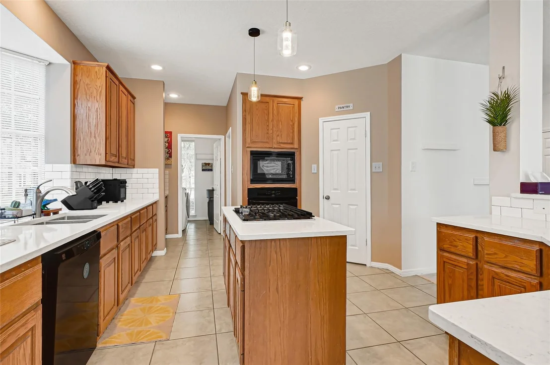 Photo of 1302 Blackthorne Drive