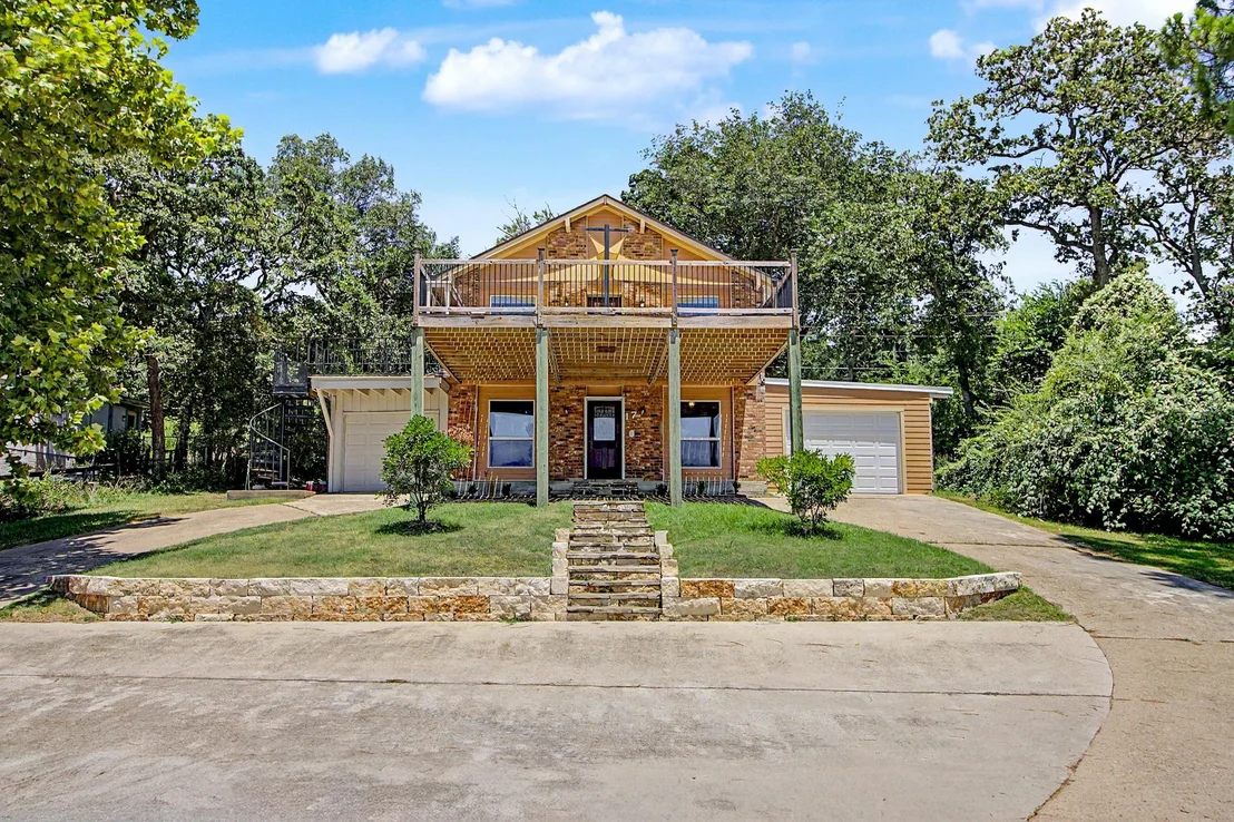 Photo of 17 Lakeview Drive