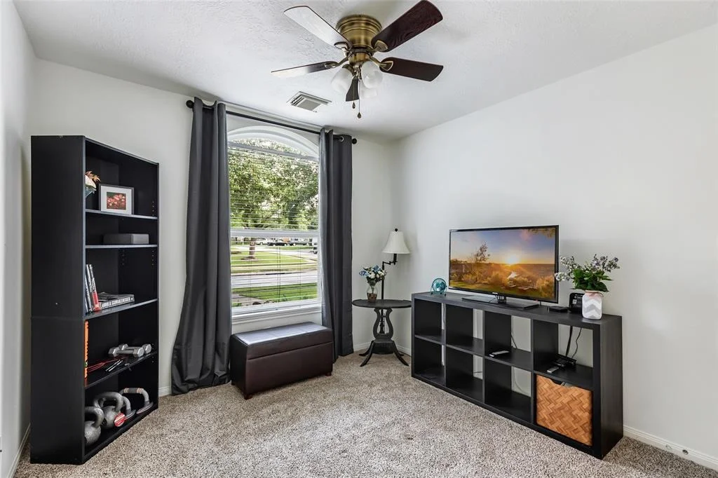 Photo of 18050 Landing Brook Drive