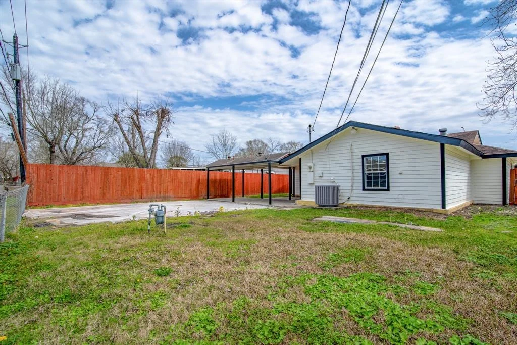 Photo of 2411 Camille Street