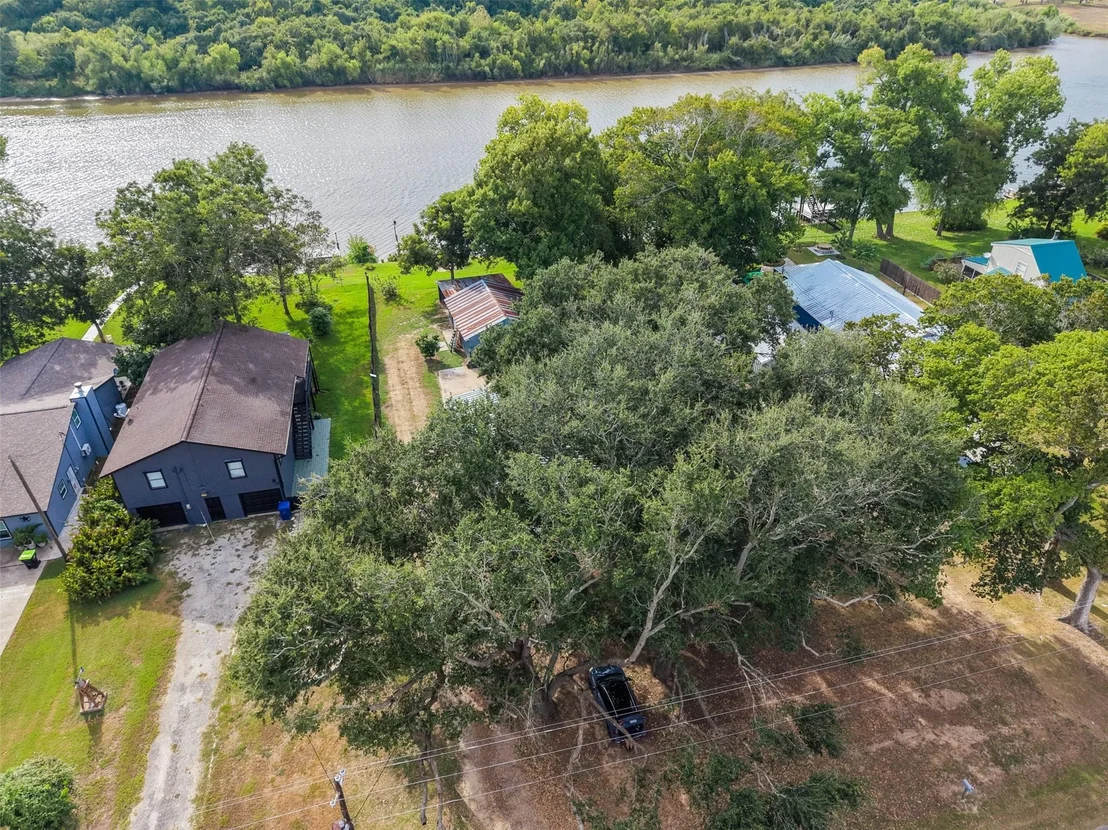 Photo of 1402 County Road 243