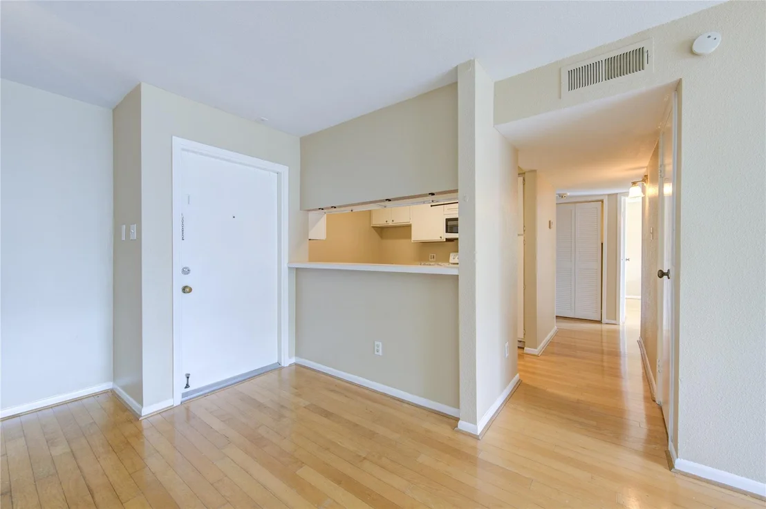 Photo of Unit 21 at 3055 Walnut Bend Lane
