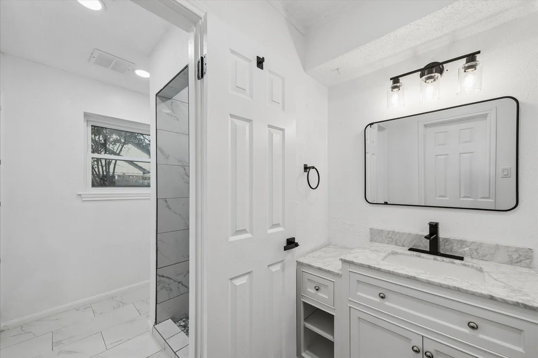 Photo of 210 Weeping Oak Lane