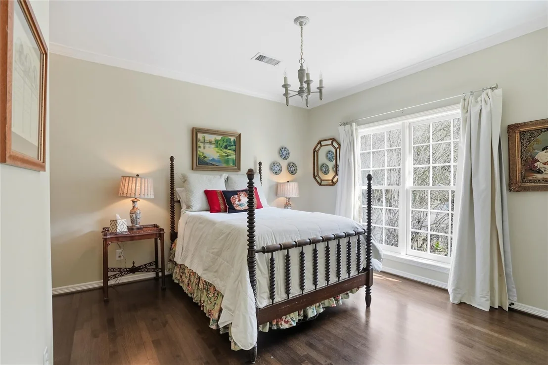 Photo of 207 Sugarberry Circle
