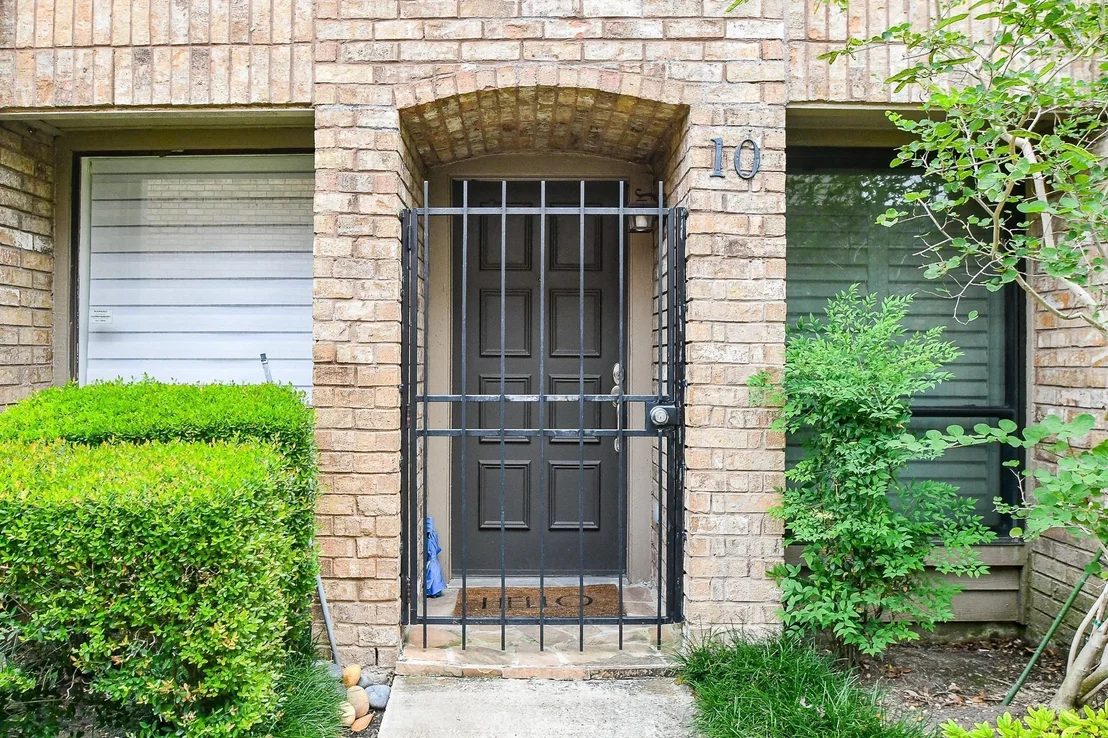 Photo of Unit 10 at 1908 Augusta Drive