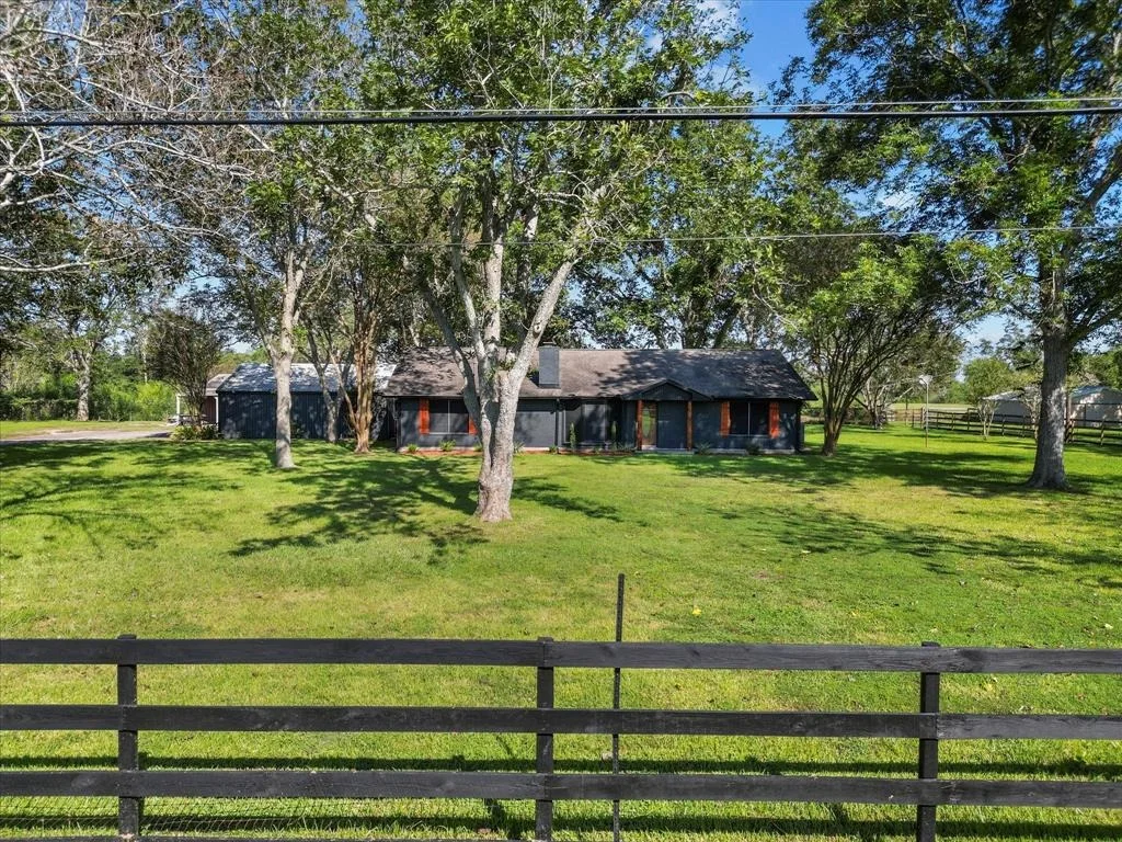 Photo of 5018 Wickwillow Lane