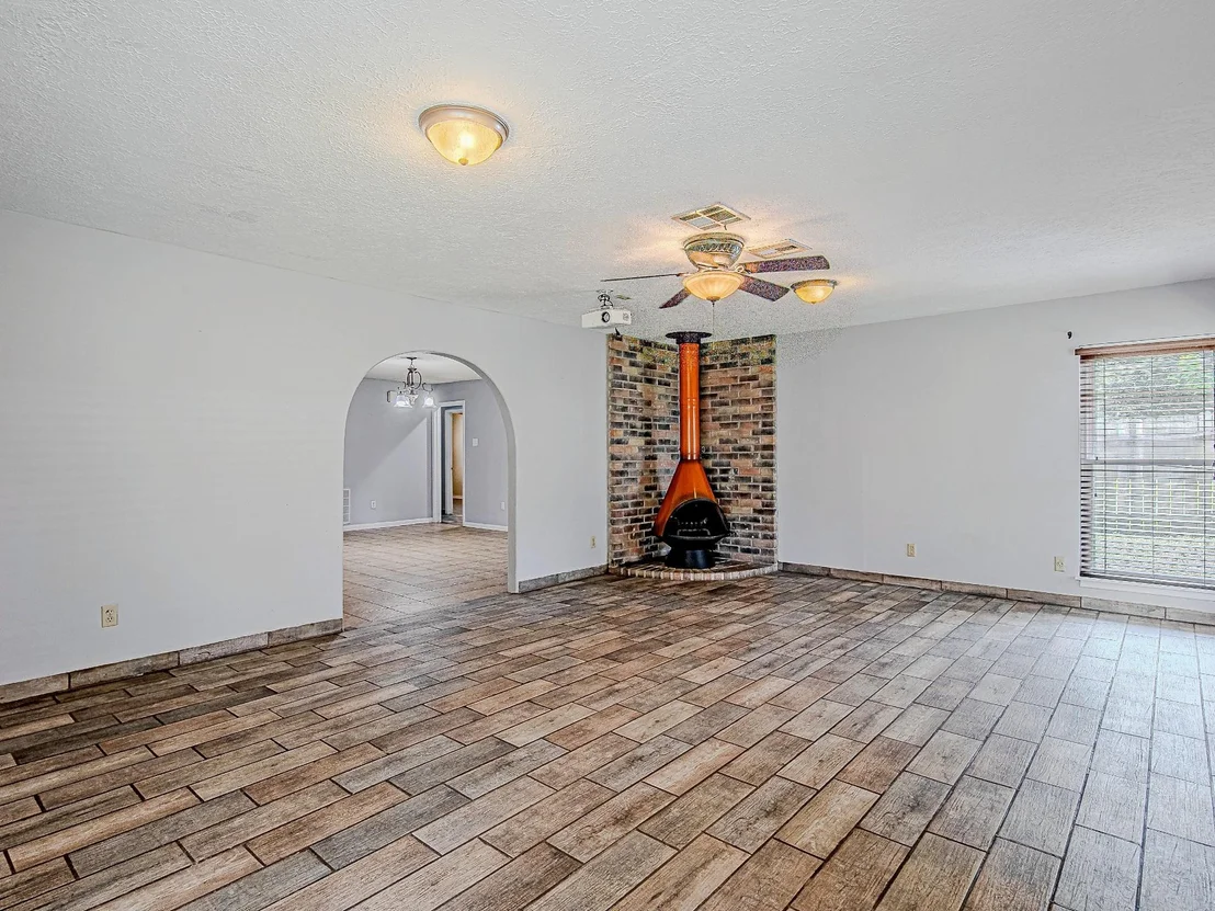 Photo of 2710 Burke Road
