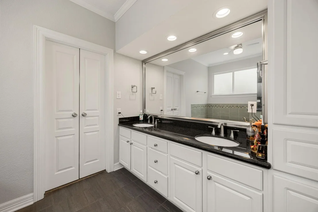 Photo of 94 Meadowridge Place