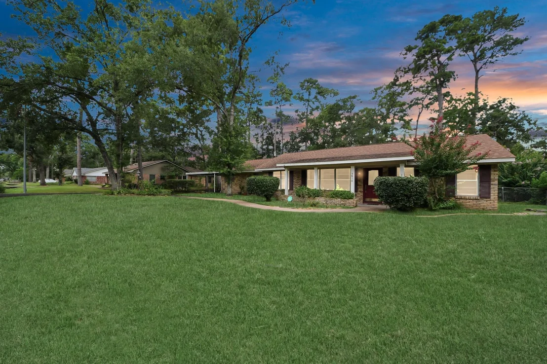 Photo of 9814 Warwana Road