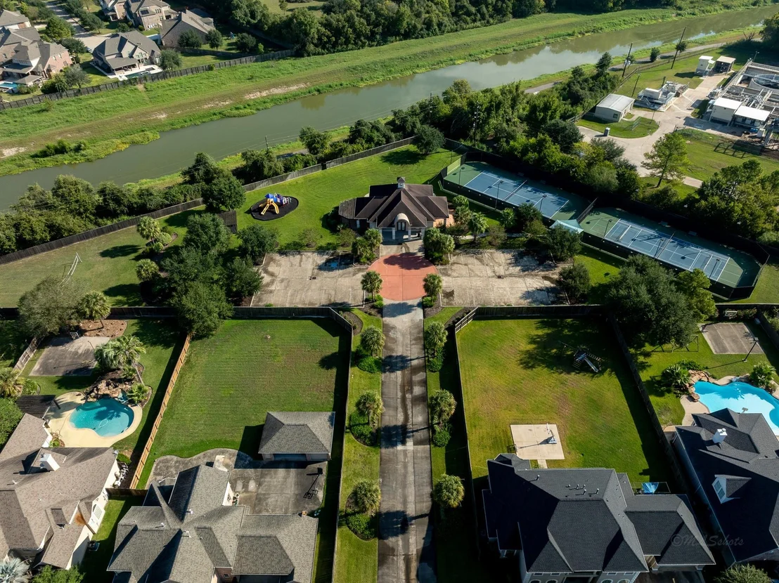 Photo of 1802 Sparrows Ridge