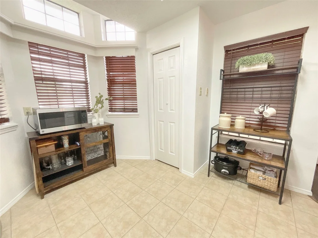Photo of 1155 Holbech Lane