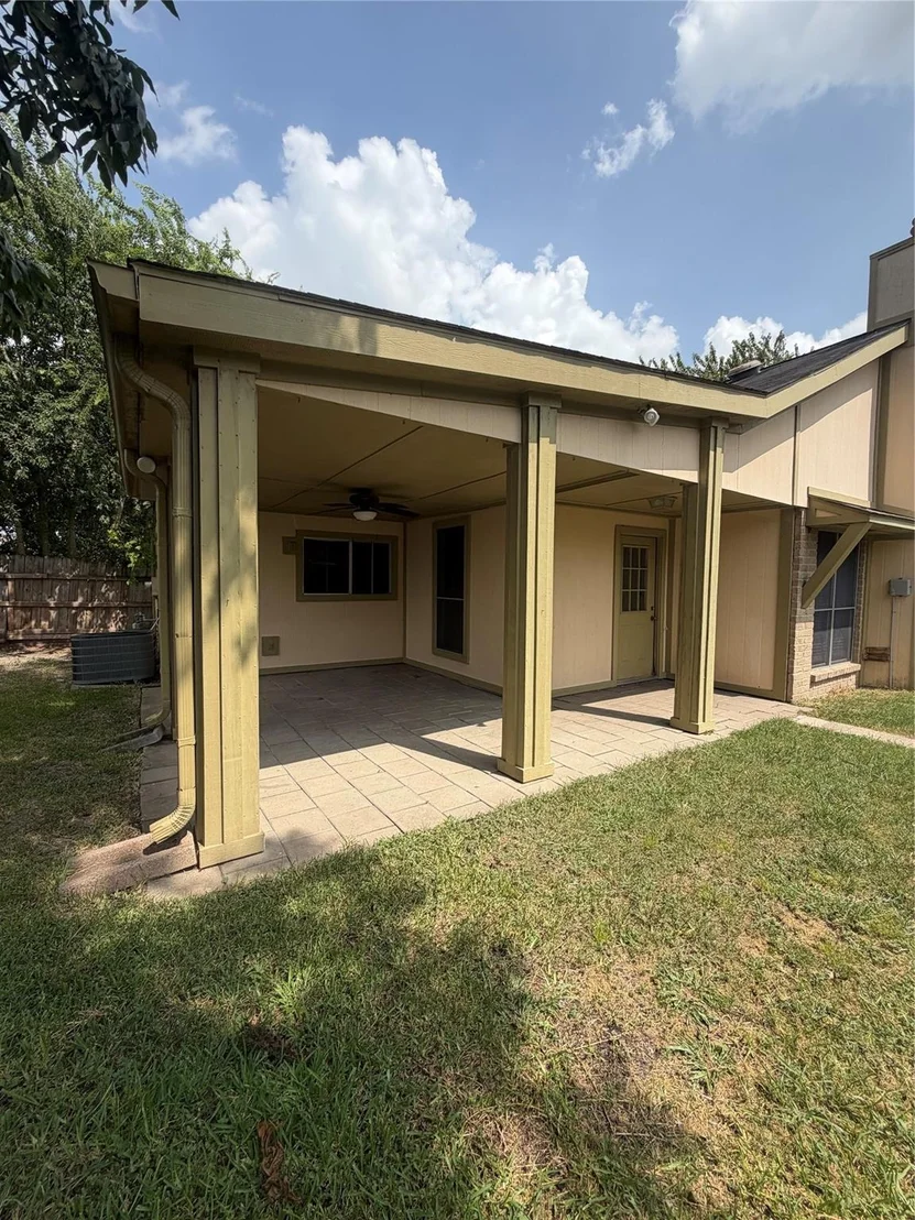 Photo of 13310 Robinglen Drive
