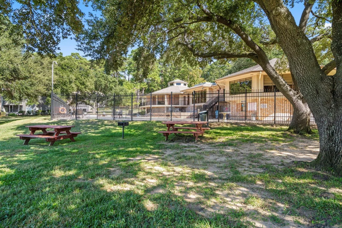 Photo of 15633 Corinthian Way