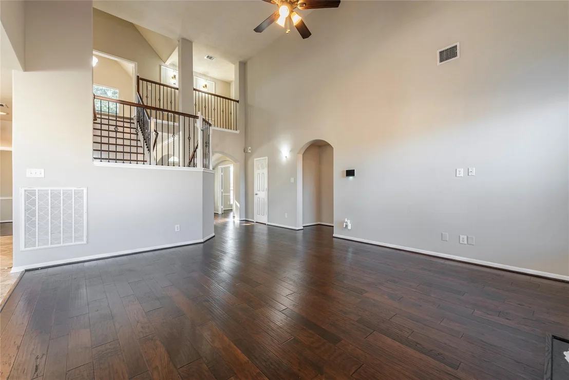 Photo of 216 Willow Pointe Drive