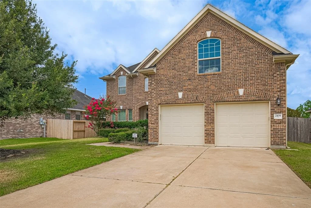 Photo of 2109 Rolling Hills Drive