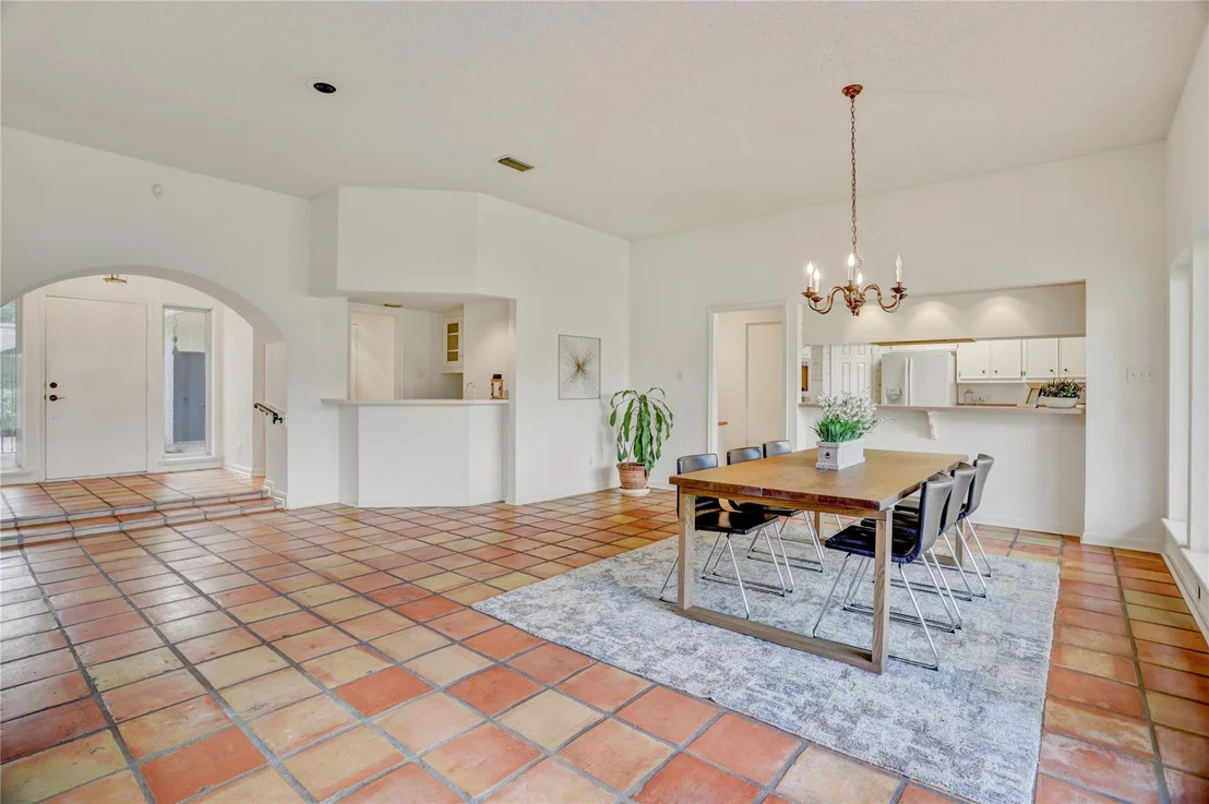 Photo of 44 Crestwood Circle