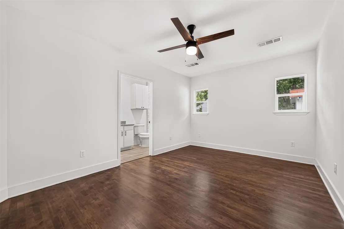 Photo of 321 S Arcola Street