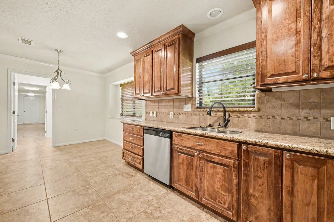 Photo of 26222 Oakhurst Drive