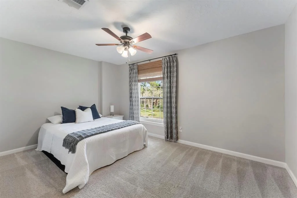 Photo of 120 W Bonneymead Circle