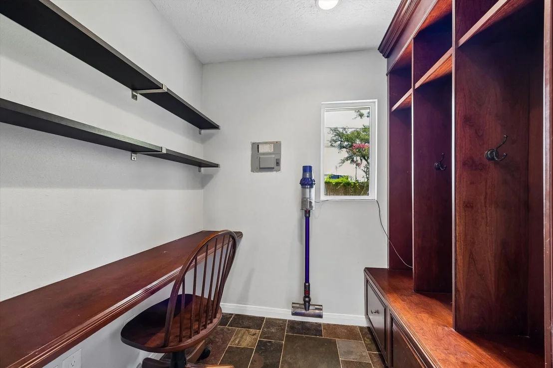 Photo of 934 Moss Spring Lane