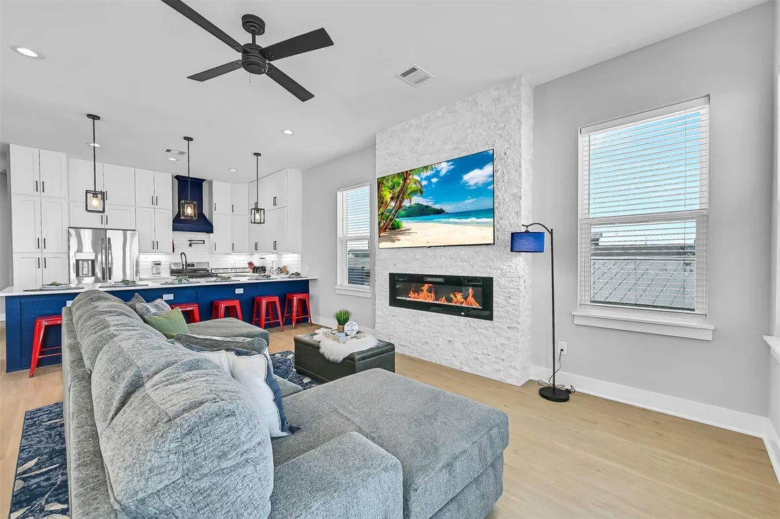Photo of 16728 West Beach Road