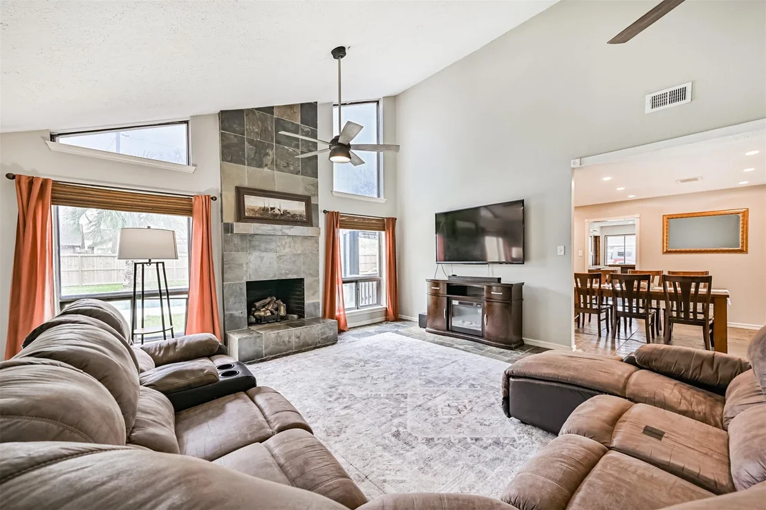 Photo of 910 Evergreen Drive