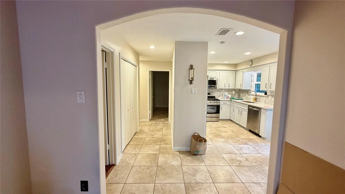 Photo of 98 E Mistybreeze Circle