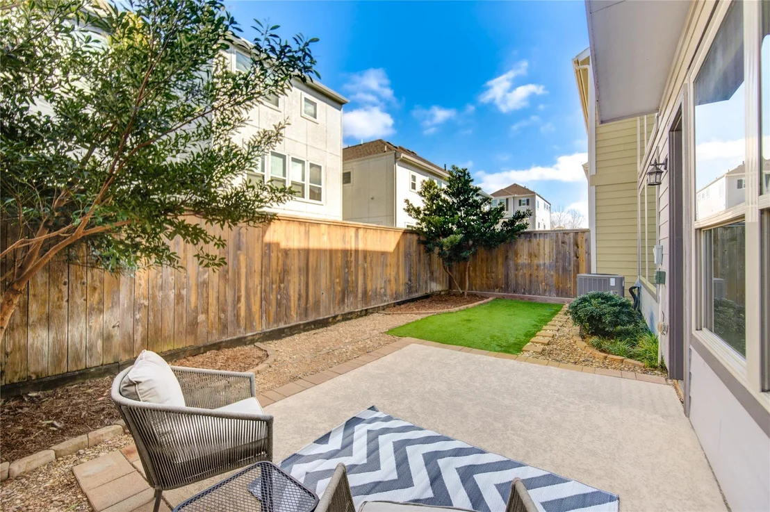 Photo of 8812 Narrow Leaf Street
