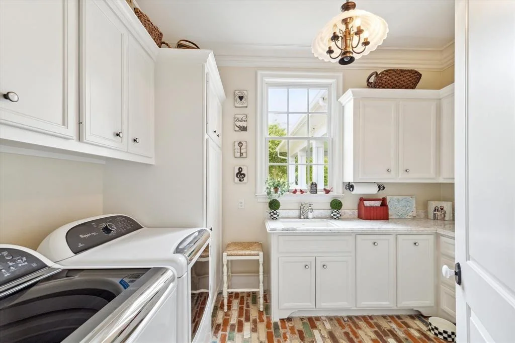 Photo of 31243 Riverlake Road