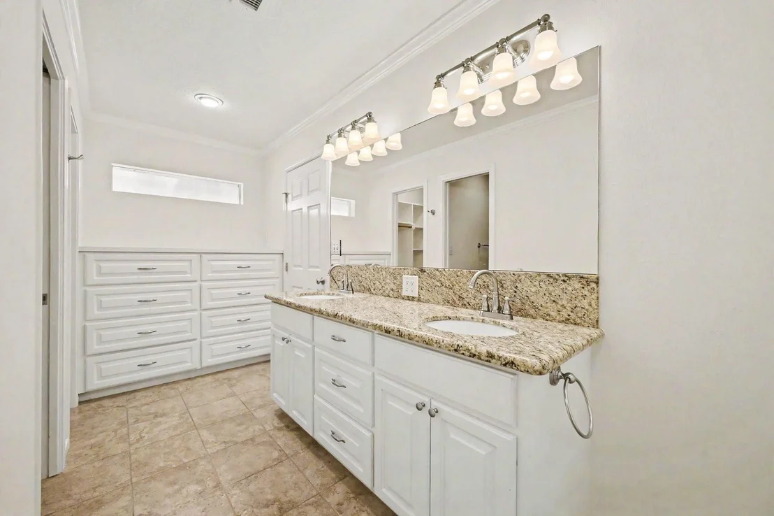 Photo of 26222 Oakhurst Drive