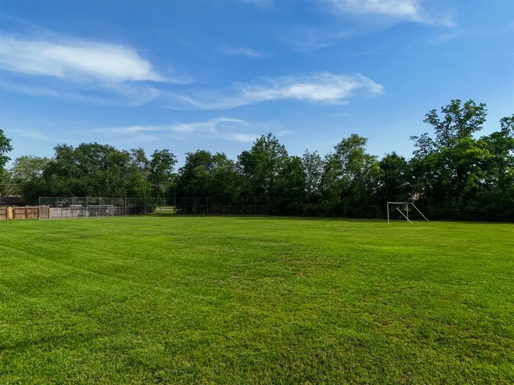 Photo of 6806 Peace River Drive
