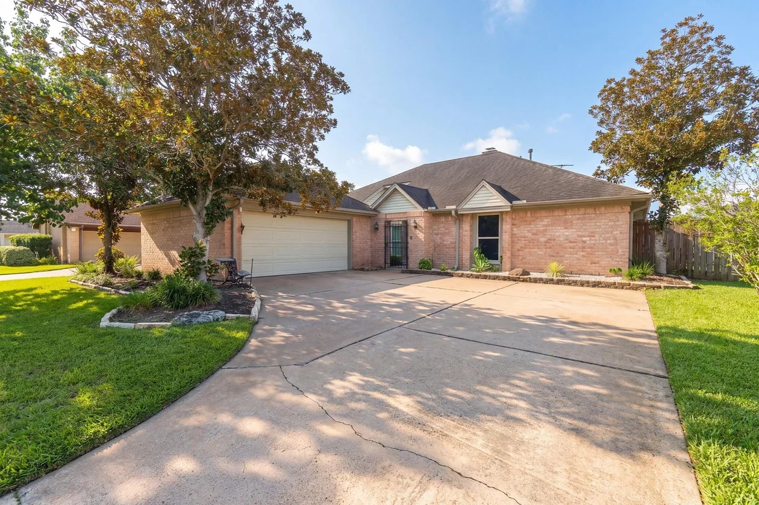 Photo of 15619 Four Leaf Drive