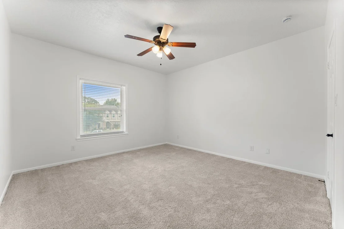 Photo of 1106 Crossroads Drive