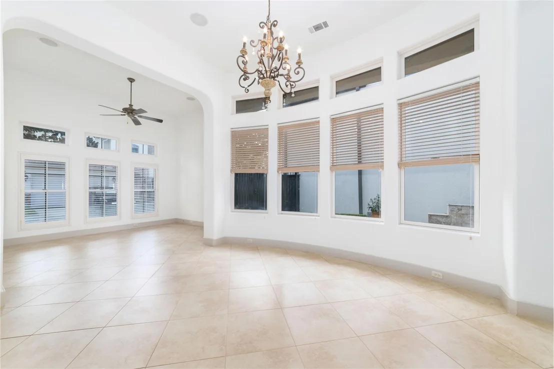 Photo of 2822 Stuart Manor