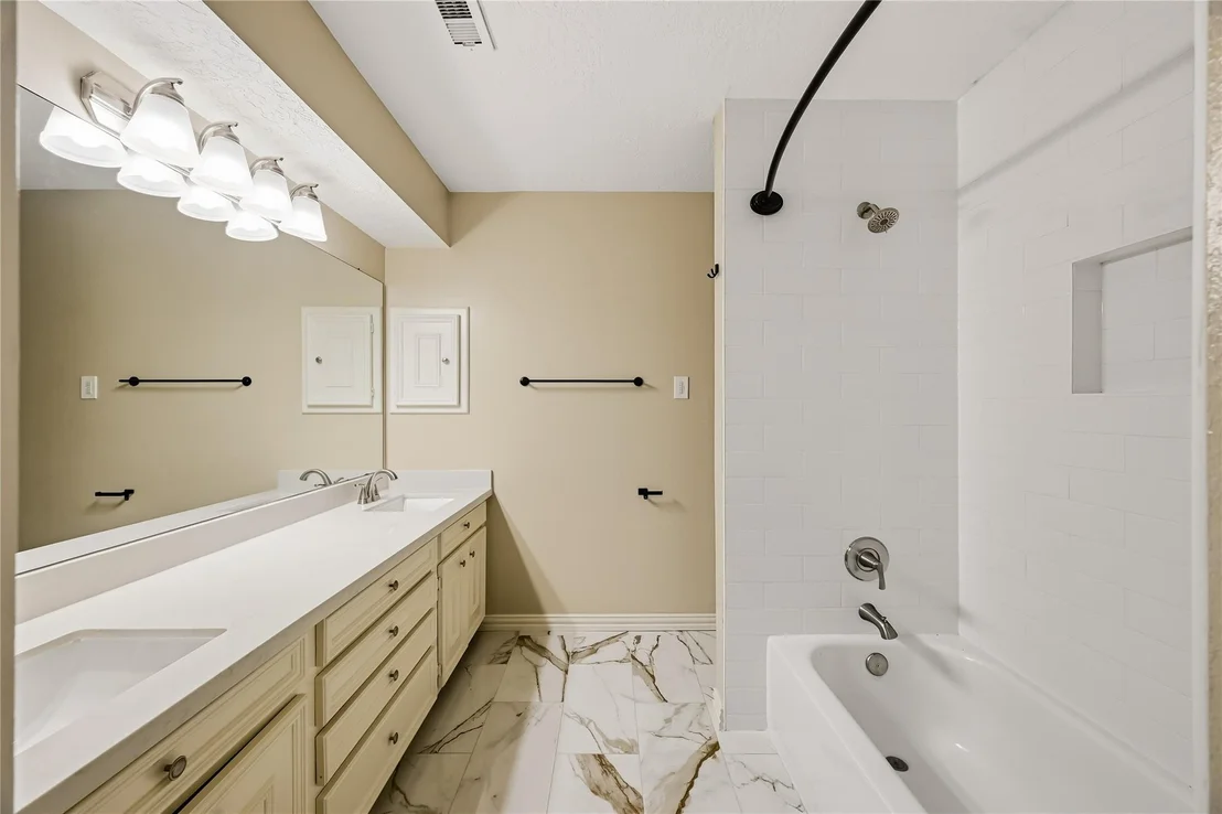 Photo of 706 Fernglade Drive