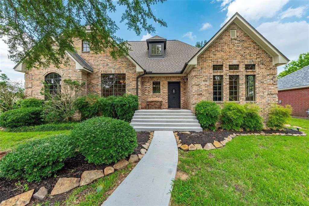 Photo of 2209 Oak Drive