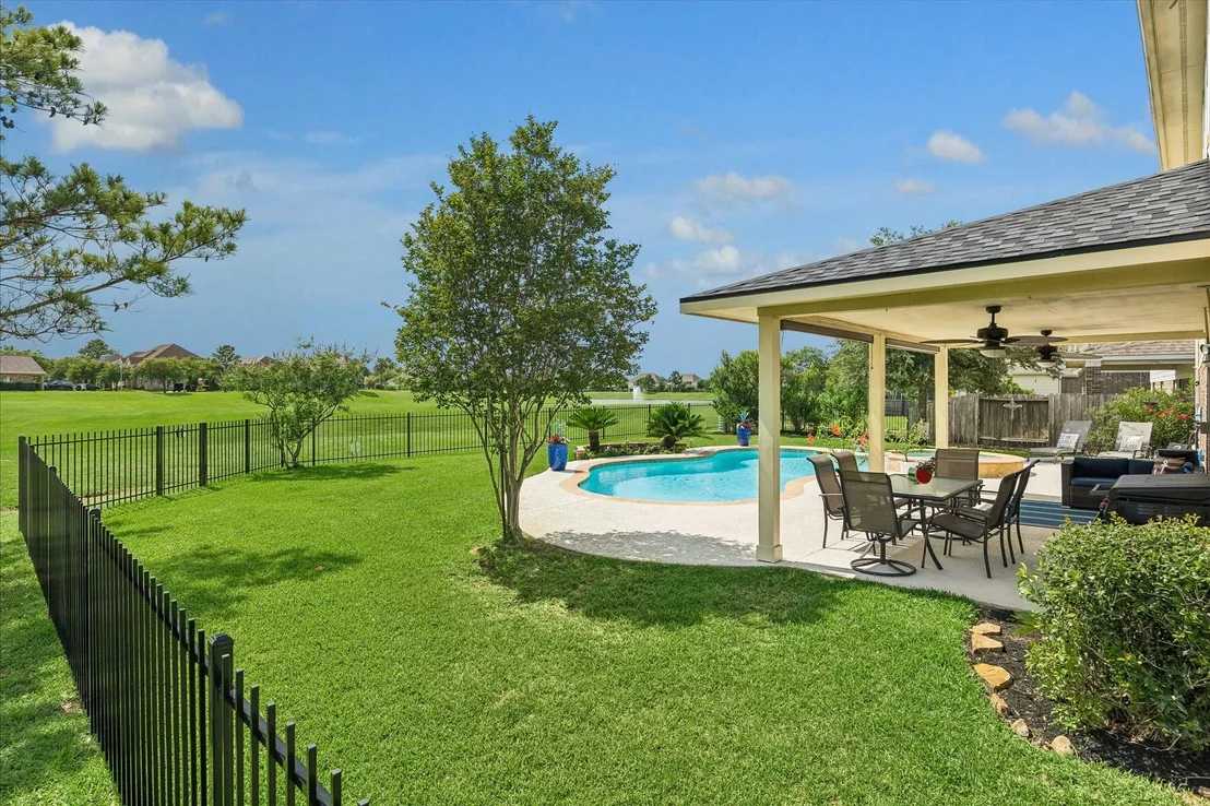 Photo of 14307 Lakepointe Bend Lane